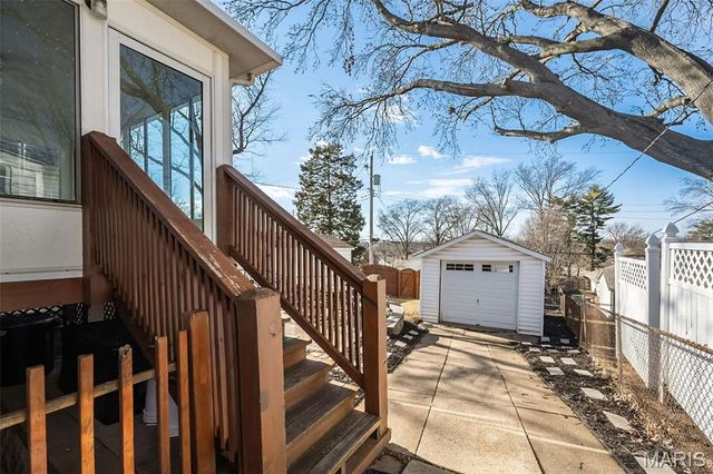 3915 Prather Avenue, St Louis, MO 63109