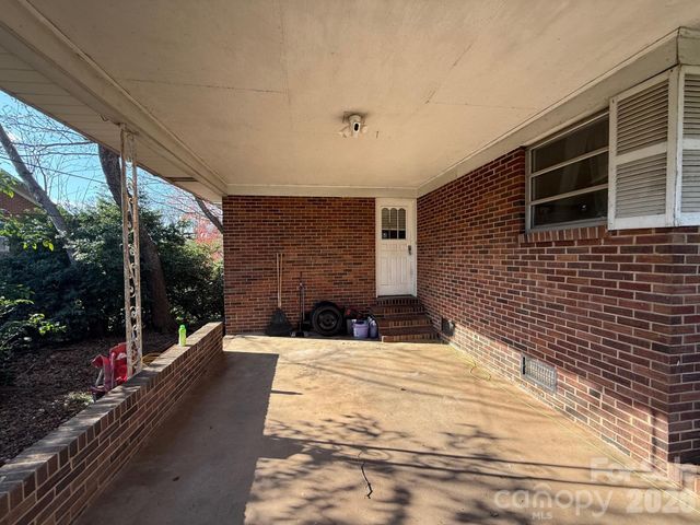 911 Hickory Grove Road, Gastonia, NC 28056