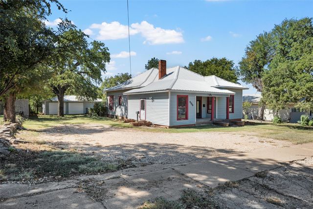 506 E MAIN Street, Hamilton, TX 76531