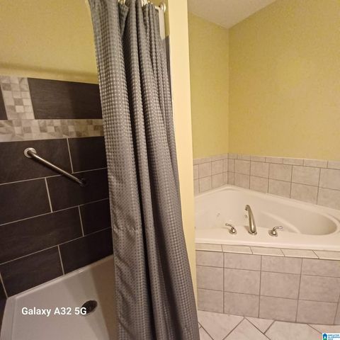 1001 PARKWOOD CIRCLE, Birmingham, AL 35215