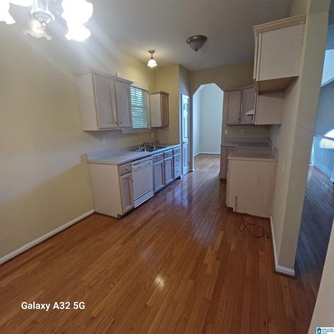 1001 PARKWOOD CIRCLE, Birmingham, AL 35215