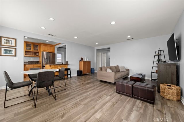 6402 Raymond Avenue, Long Beach, CA 90805