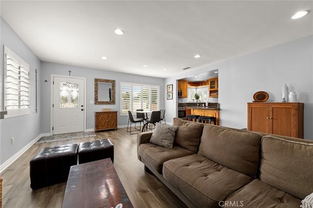 6402 Raymond Avenue, Long Beach, CA 90805