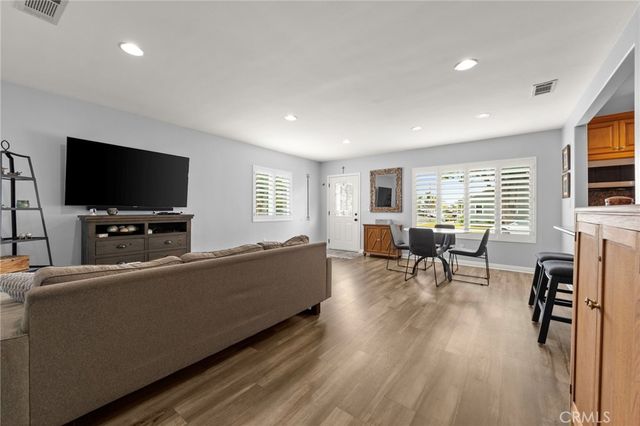 6402 Raymond Avenue, Long Beach, CA 90805