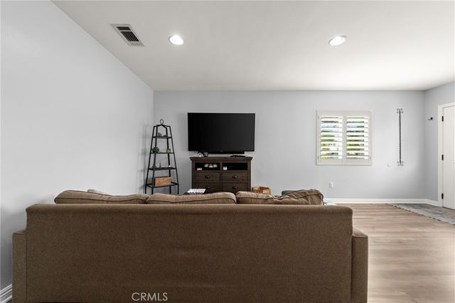 6402 Raymond Avenue, Long Beach, CA 90805