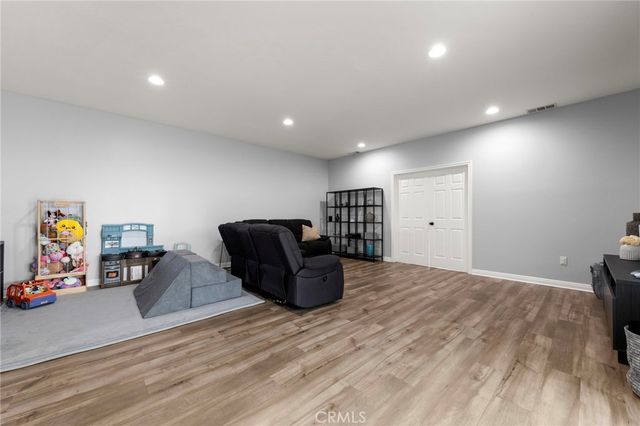 6402 Raymond Avenue, Long Beach, CA 90805