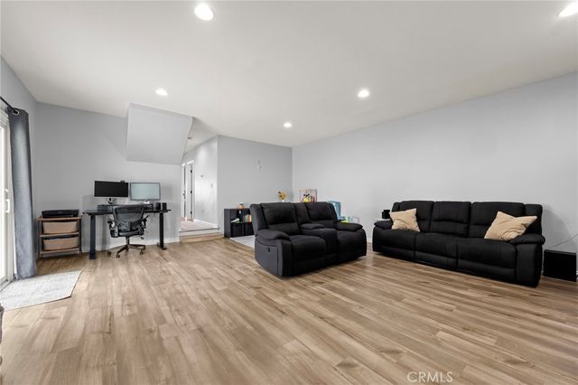 6402 Raymond Avenue, Long Beach, CA 90805