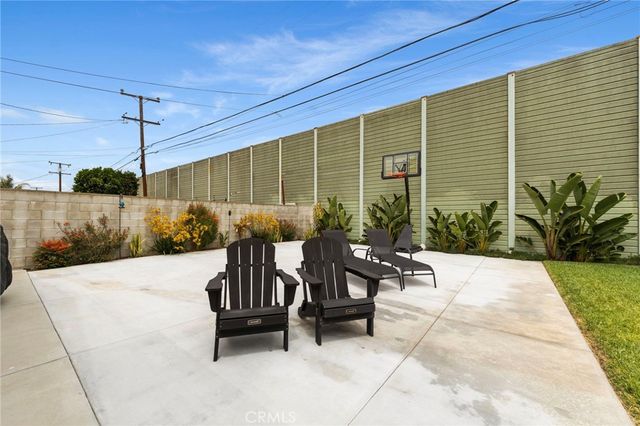 6402 Raymond Avenue, Long Beach, CA 90805