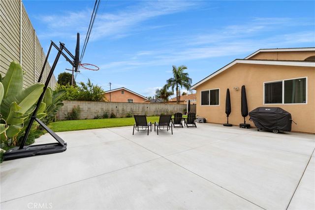 6402 Raymond Avenue, Long Beach, CA 90805