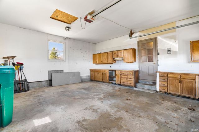 262 N ST RD 39, Monticello, IN 47960