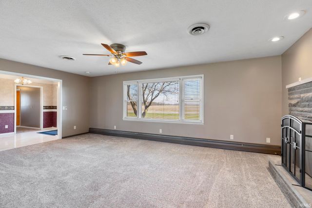 262 N ST RD 39, Monticello, IN 47960