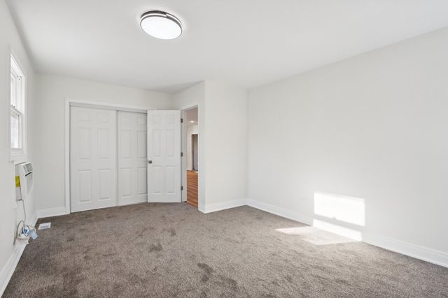 26814 N Genesee Street, Wauconda, IL 60084