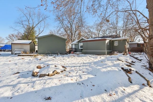 26814 N Genesee Street, Wauconda, IL 60084