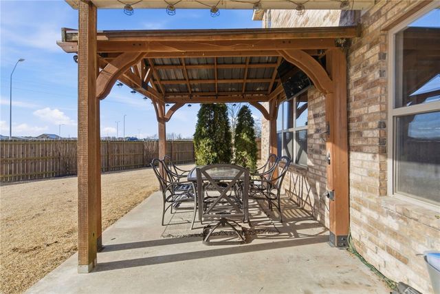 7233 Charlotte Avenue, Springdale, AR 72762