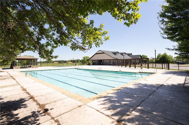 7233 Charlotte Avenue, Springdale, AR 72762