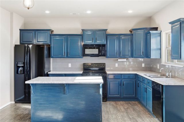 7233 Charlotte Avenue, Springdale, AR 72762