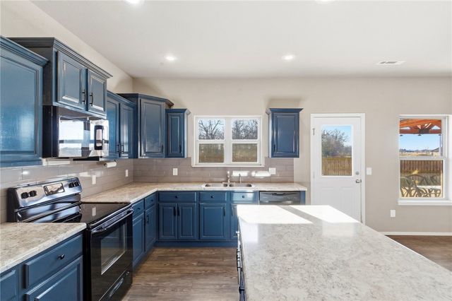 7233 Charlotte Avenue, Springdale, AR 72762