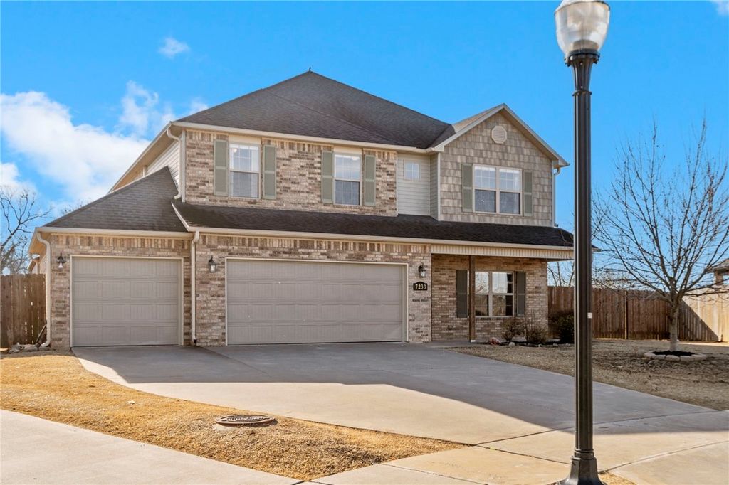 7233 Charlotte Avenue, Springdale, AR 72762