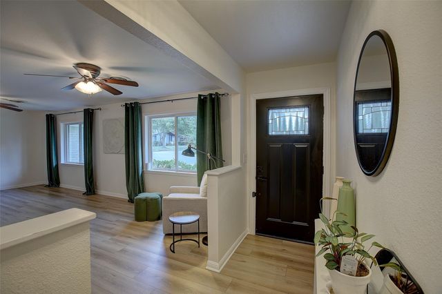 1902 E 18th ST, Georgetown, TX 78626