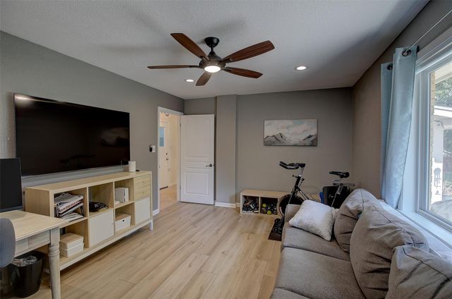 1902 E 18th ST, Georgetown, TX 78626