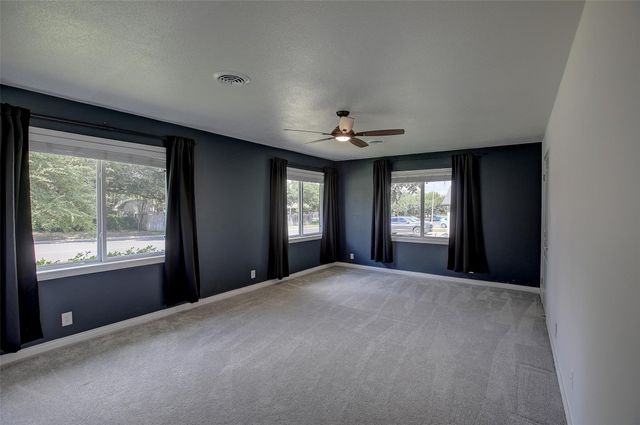 1902 E 18th ST, Georgetown, TX 78626