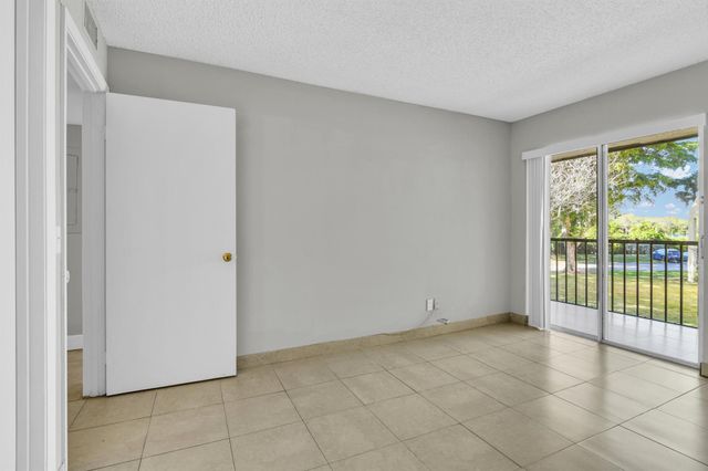 112 Meadows Circle, Boynton Beach, FL 33436