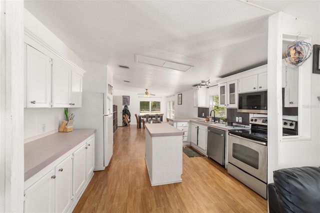19551 SE 42ND PLACE, Morriston, FL 32668