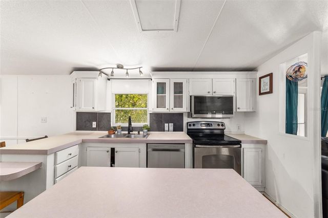 19551 SE 42ND PLACE, Morriston, FL 32668
