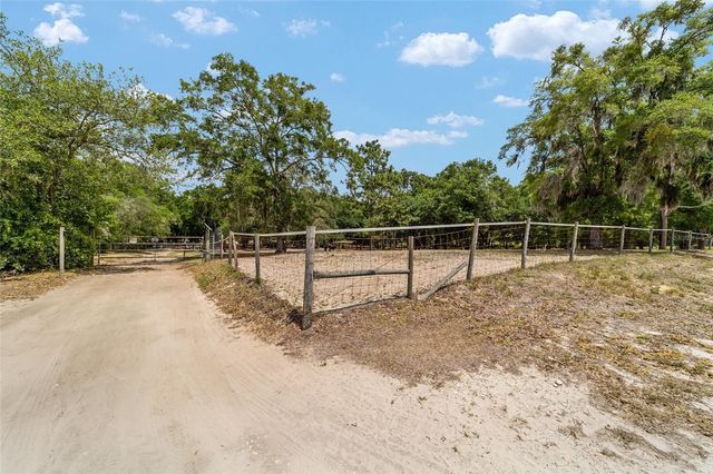 19551 SE 42ND PLACE, Morriston, FL 32668