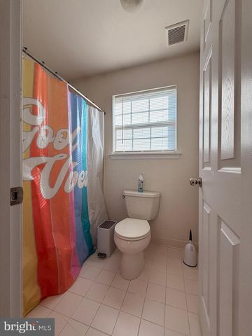 894 YORKSHIRE DR, Breinigsville, PA 18031