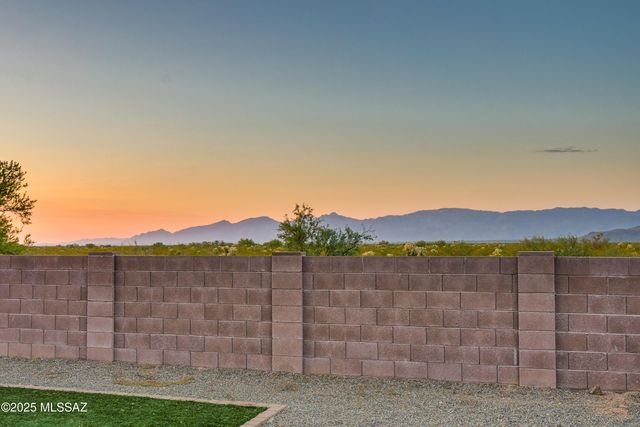 12517 E Red Iron Trail, Vail, AZ 85641