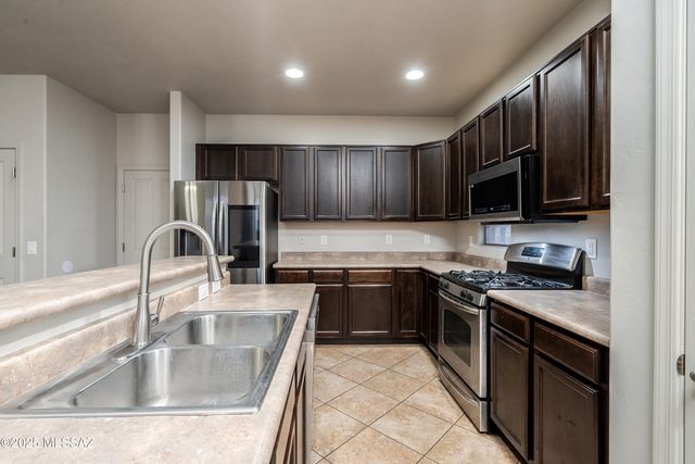 12517 E Red Iron Trail, Vail, AZ 85641