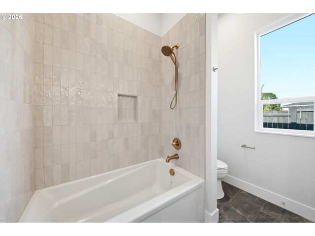 3718 N 12TH Cir, Ridgefield, WA 98642