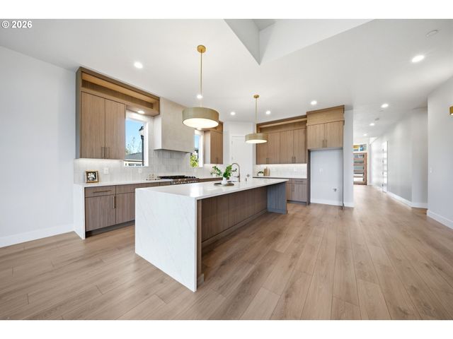 3718 N 12TH Cir, Ridgefield, WA 98642