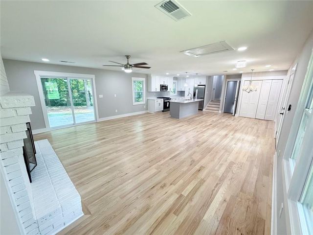 5545 Crestview Drive, Acworth, GA 30102