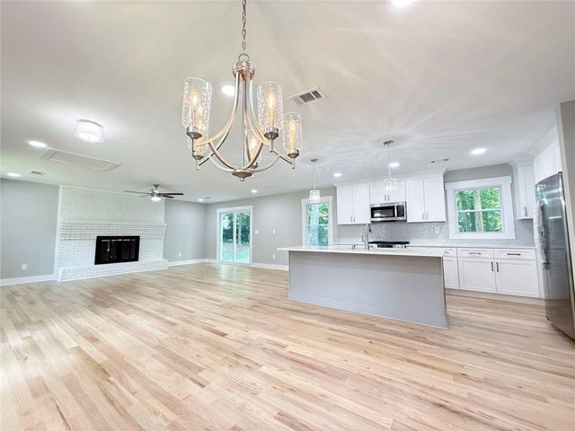 5545 Crestview Drive, Acworth, GA 30102