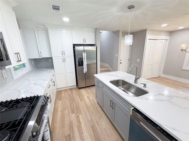 5545 Crestview Drive, Acworth, GA 30102