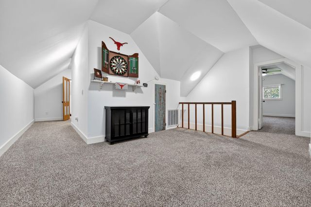 1402 Pecan ST, Bastrop, TX 78602