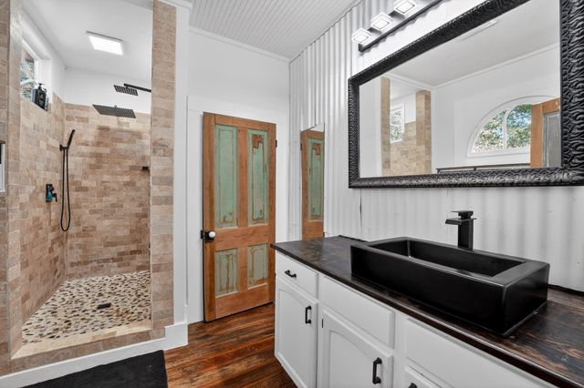 1402 Pecan ST, Bastrop, TX 78602