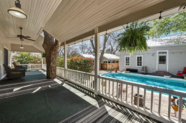 1402 Pecan ST, Bastrop, TX 78602