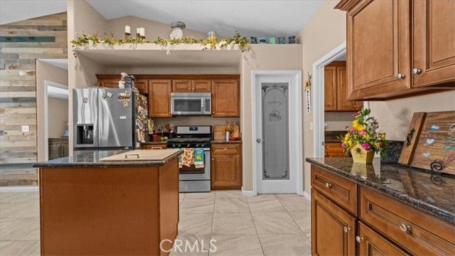 7860 Alston, Hesperia, CA 92345