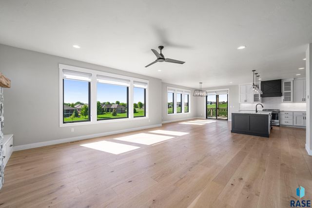 505 S Sassafras Cir Circle, Sioux Falls, SD 57110