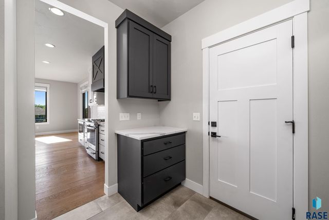505 S Sassafras Cir Circle, Sioux Falls, SD 57110