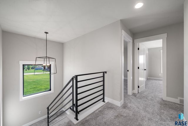 505 S Sassafras Cir Circle, Sioux Falls, SD 57110