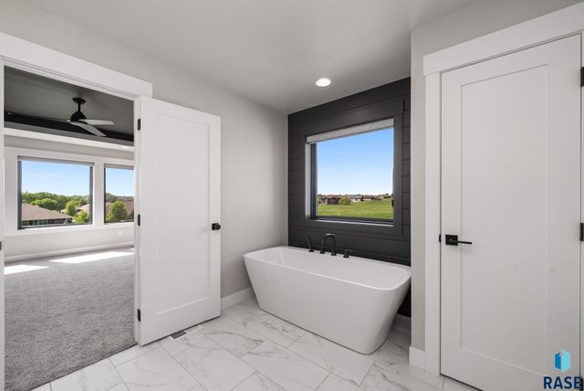 505 S Sassafras Cir Circle, Sioux Falls, SD 57110