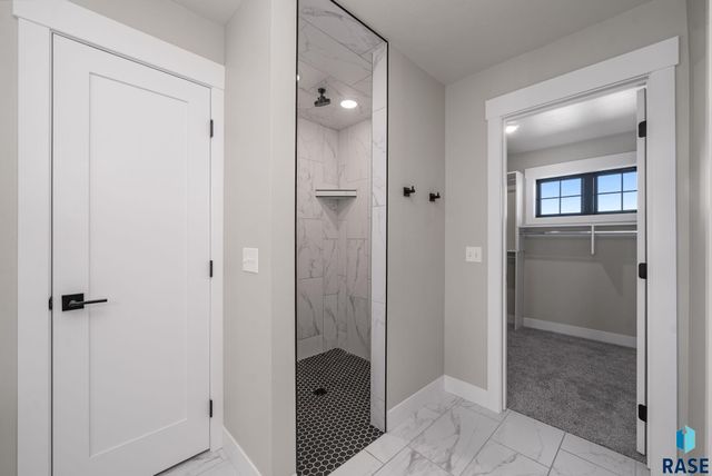 505 S Sassafras Cir Circle, Sioux Falls, SD 57110