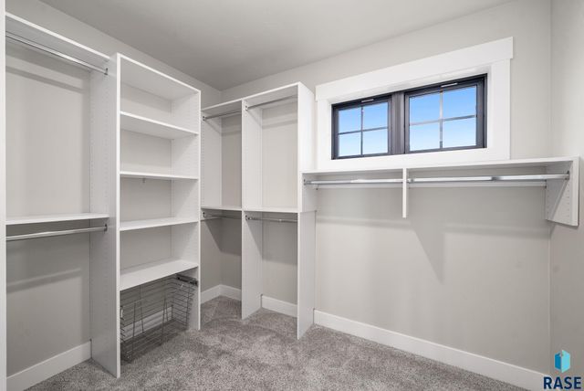 505 S Sassafras Cir Circle, Sioux Falls, SD 57110