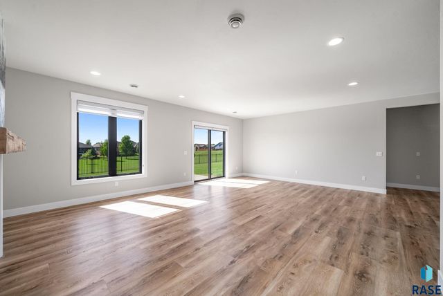 505 S Sassafras Cir Circle, Sioux Falls, SD 57110