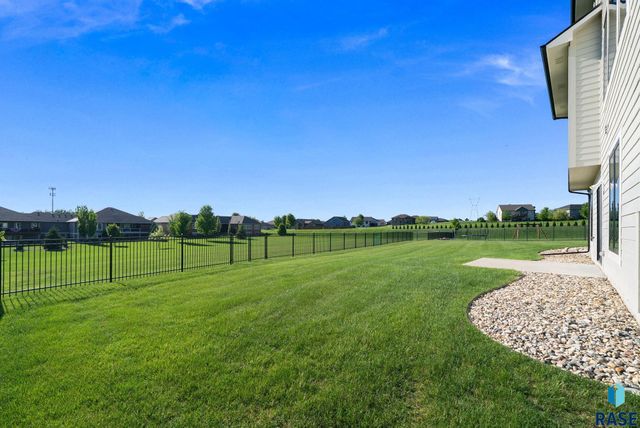 505 S Sassafras Cir Circle, Sioux Falls, SD 57110