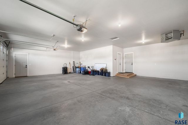 505 S Sassafras Cir Circle, Sioux Falls, SD 57110
